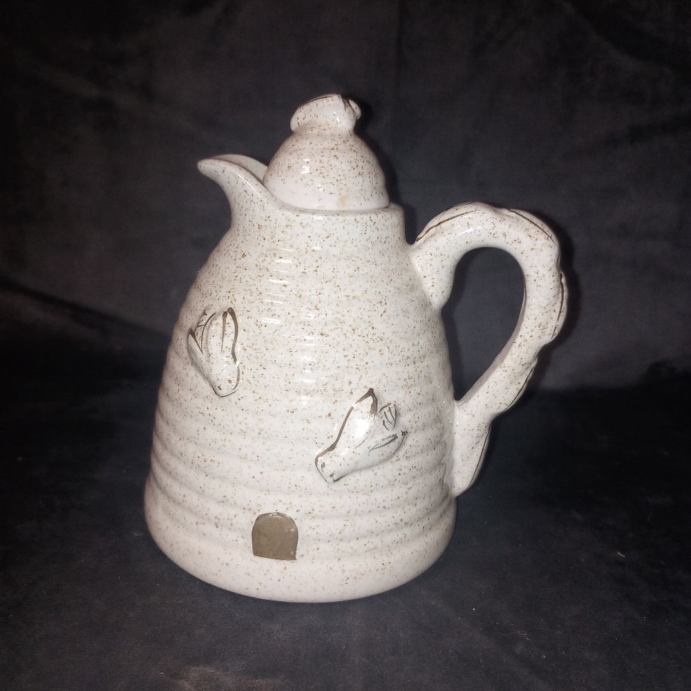 Vintage Ceramic Bee Hive Honey Pot or Creamer EUC